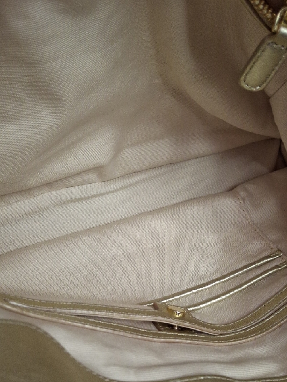 EUC Tory Burch Gold Raffia Shoulder Tote with Tassel - Picture 9 of 10